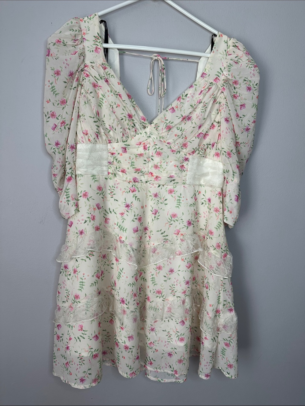 Floral Cream and Pink Tiered Mini Dress size L NWT